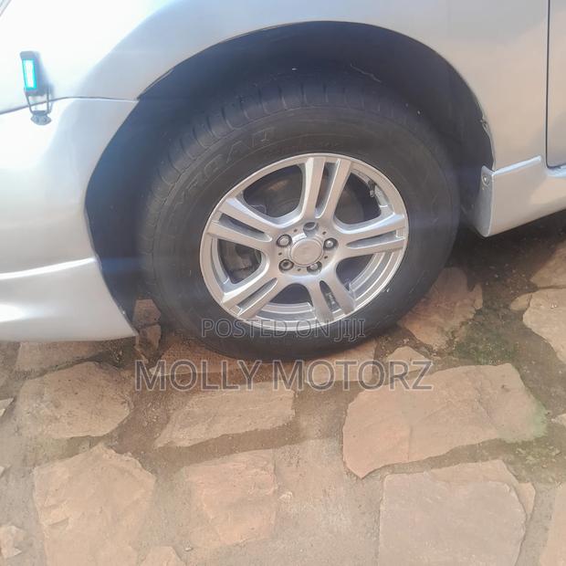 Toyota Wish 2011 Silver