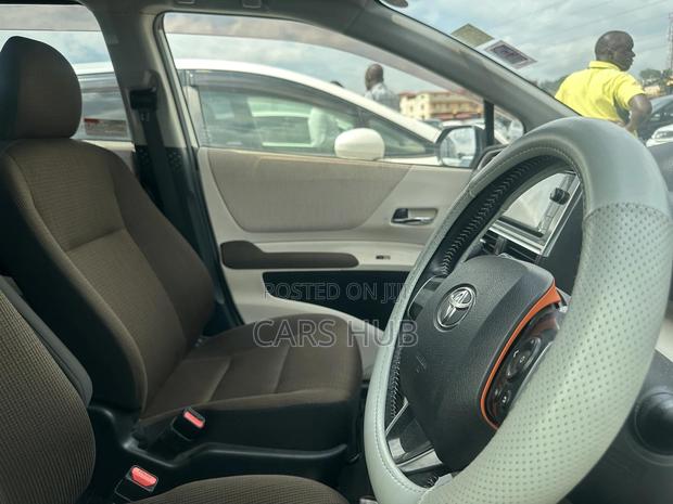 Toyota Sienta 1.5 AWD 2016 White
