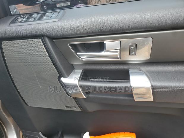 Land Rover Discovery 2013 Gray