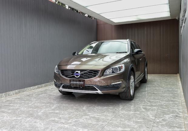 Volvo V60 2017 Brown