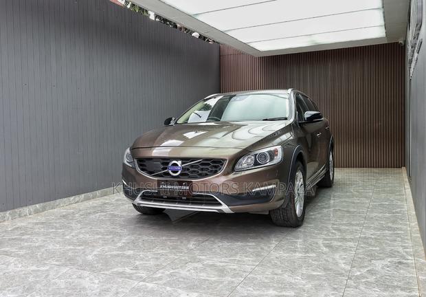 Volvo V60 2017 Brown