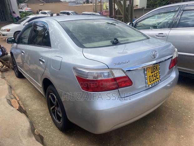 Toyota Premio 2010 Silver