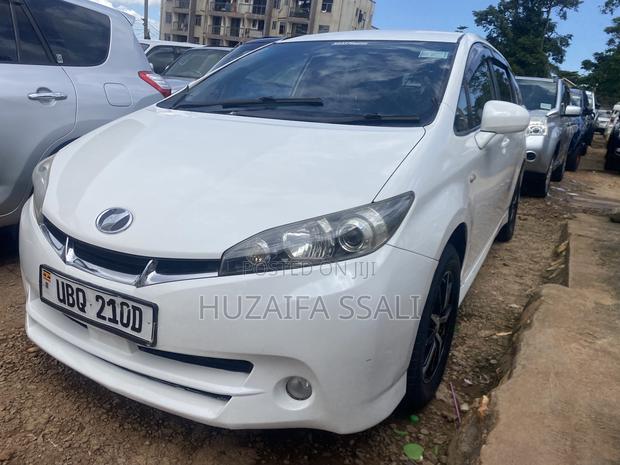 Toyota Wish 2012 Silver