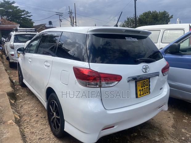 Toyota Wish 2012 Silver