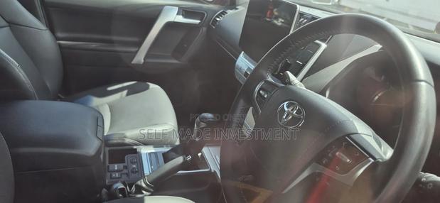 Toyota Land Cruiser Prado 2021 Red