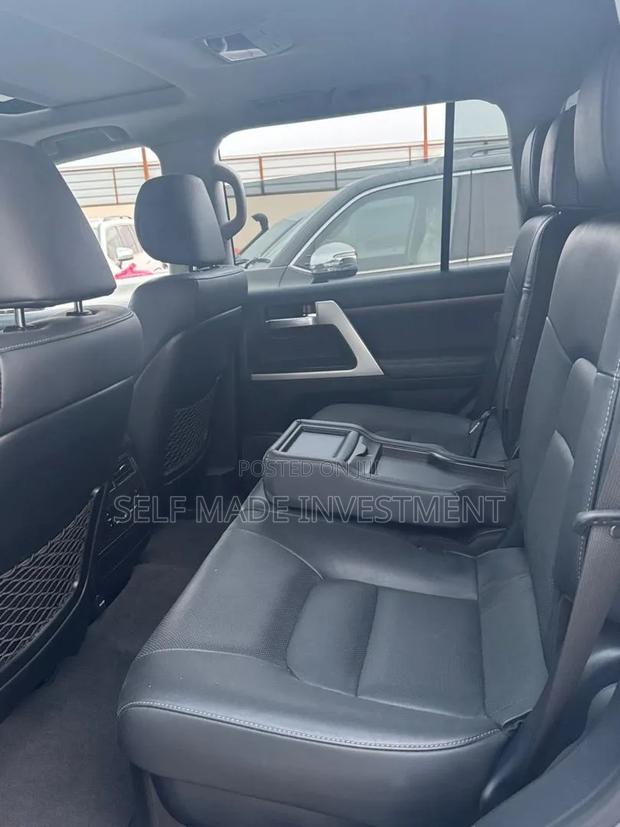 Toyota Land Cruiser 2021 Black