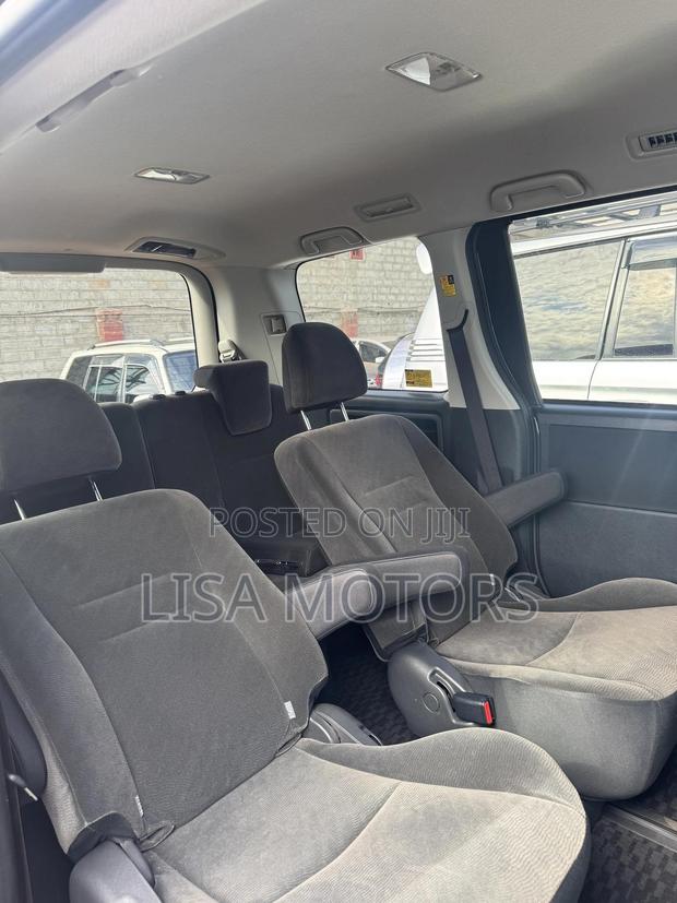 Toyota Noah 2010 Black