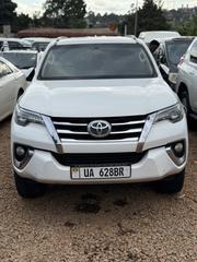 Toyota Fortuner 2.8 D AWD 2017 White for sale