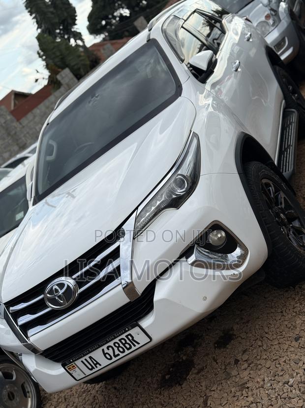 Toyota Fortuner 2.8 D AWD 2017 White