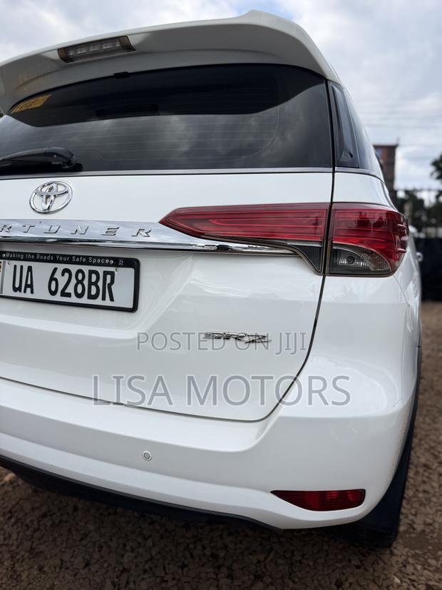 Toyota Fortuner 2.8 D AWD 2017 White