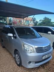 Toyota Noah 2.0 158hp AWD (8 Seater) 2013 Silver for sale