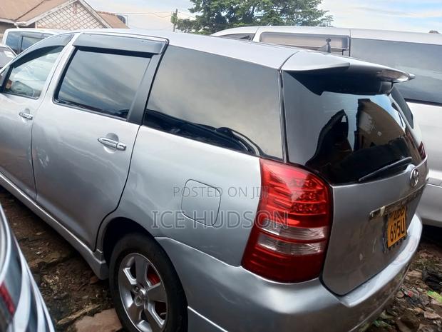 Toyota Wish 2006 Silver
