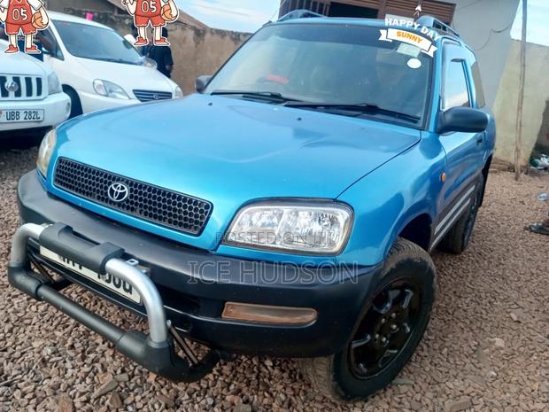 Toyota RAV4 1997 Blue