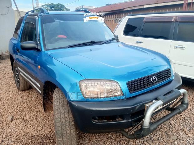 Toyota RAV4 1997 Blue