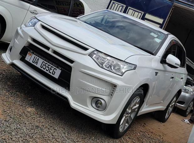 Mitsubishi Outlander 2.0 PHEV AWD 2013 White