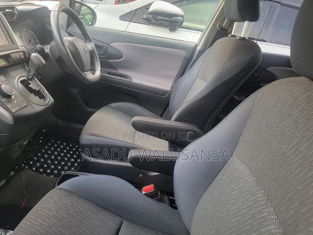Toyota Wish 2009 Gray