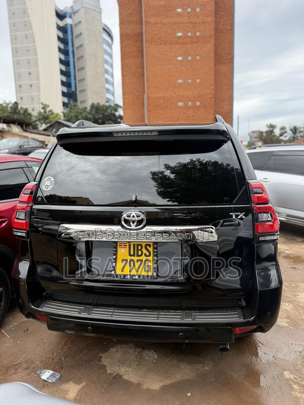 Toyota Land Cruiser Prado 2.7 2021 Black