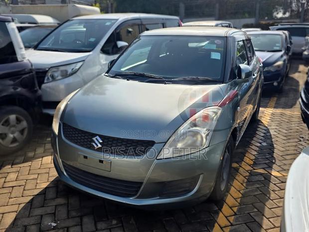 Suzuki Swift 2012 Gray