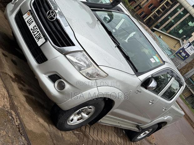 Toyota Hilux 2009 Silver