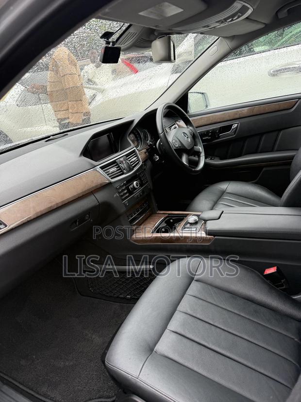 Mercedes-Benz E300 2011 Silver