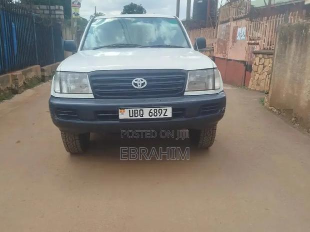 Toyota Land Cruiser 2003 White