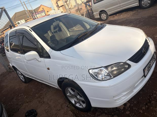 Toyota Corolla Spacio 1999 White