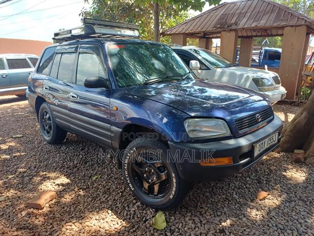 Toyota RAV4 Automatic 2000 Blue
