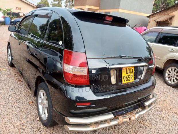 Toyota Nadia 2002 Black