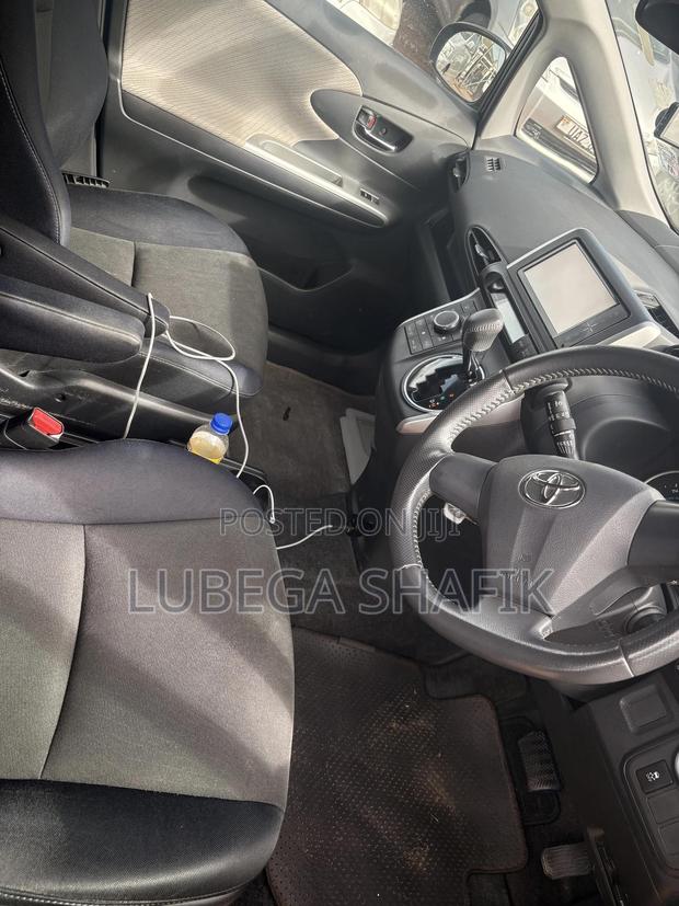 Toyota Wish 2010 Black