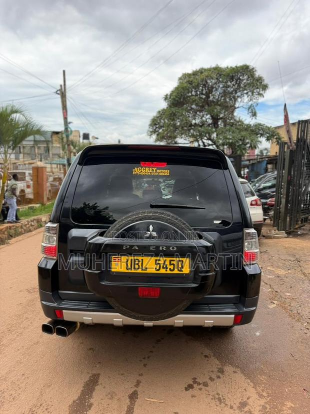 Mitsubishi Pajero 2009 Black