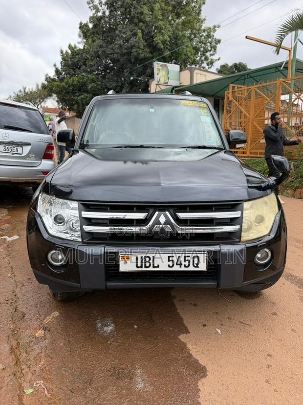 Mitsubishi Pajero 2009 Black