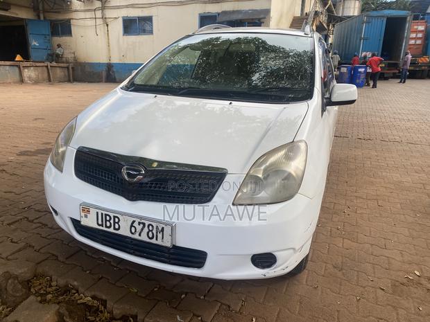 Toyota Corolla Spacio 2001 White