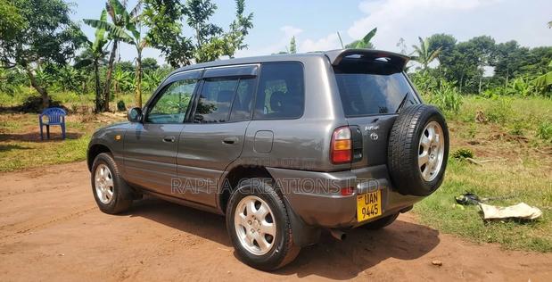 Toyota RAV4 1997 Gray