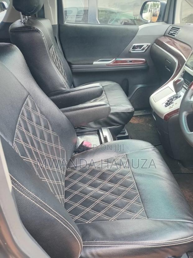 Toyota Alphard 2012 Gray