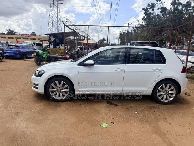 Volkswagen Golf TSI S 4-Door FWD 2016 White