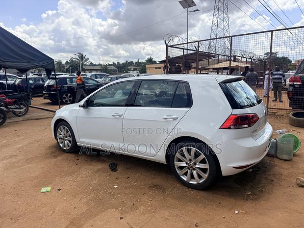 Volkswagen Golf TSI S 4-Door FWD 2016 White