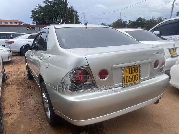 Toyota Altezza 2011 Silver