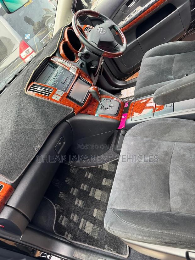 Toyota Harrier 2.4 2012 Black