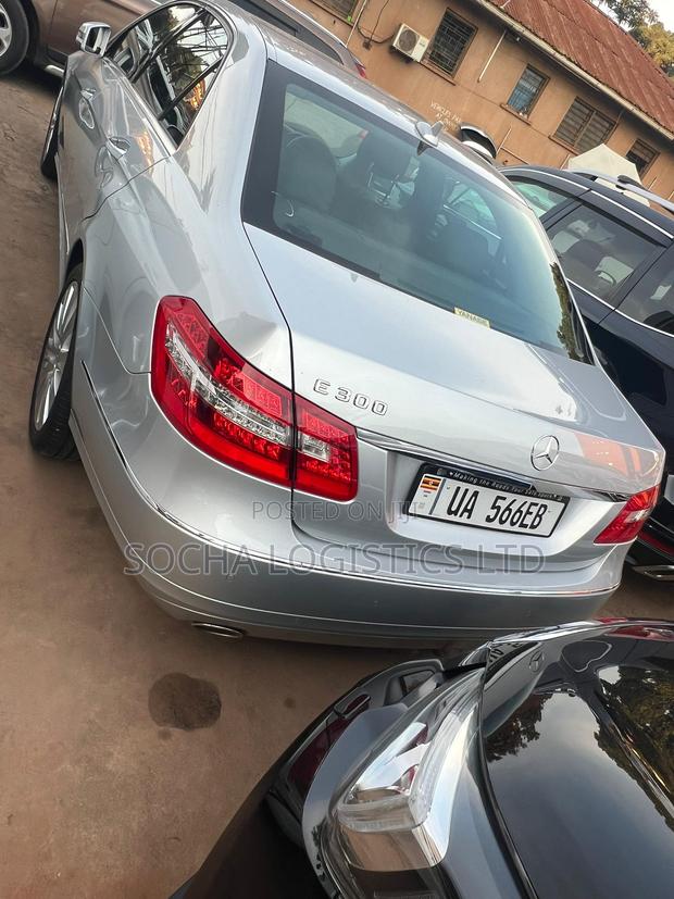 Mercedes-Benz E300 2011 Silver
