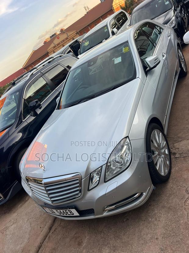 Mercedes-Benz E300 2011 Silver