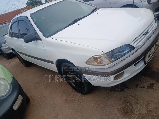 Toyota Carina 2000 White