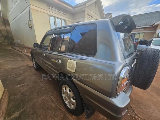 Toyota RAV4 1997 Gray