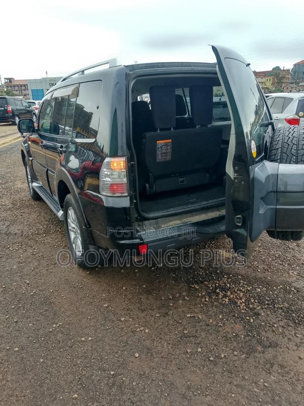 Mitsubishi Pajero 2011 Black