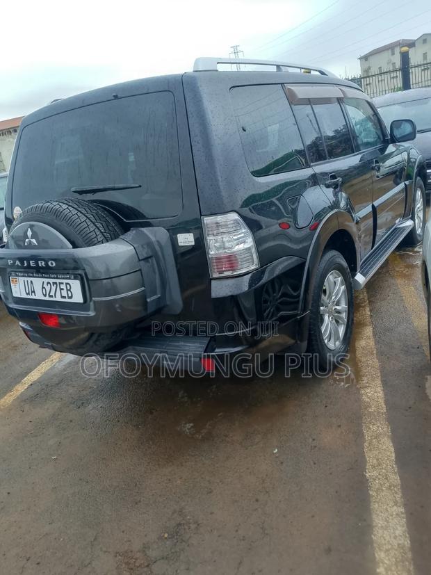 Mitsubishi Pajero 2011 Black