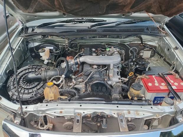 Toyota Hilux 2010 Silver