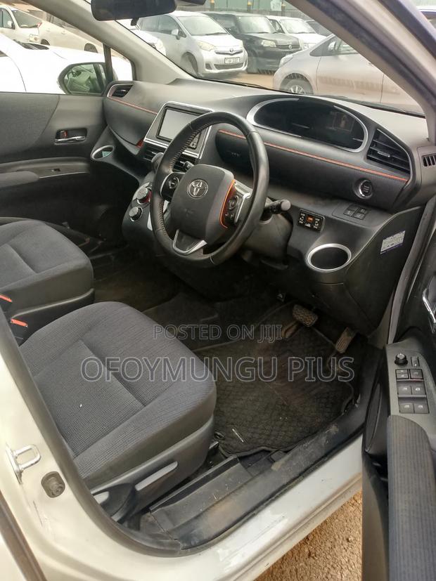 Toyota Sienta 2016 Black