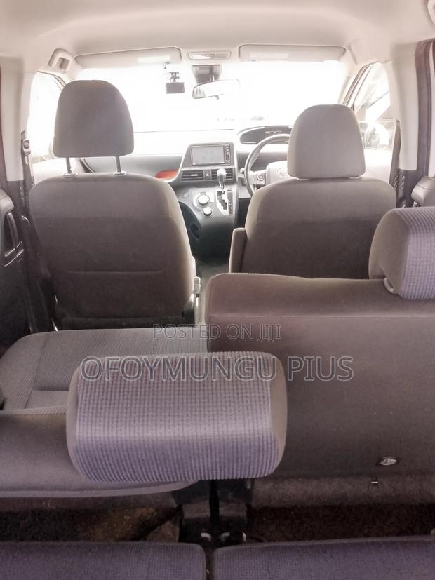 Toyota Sienta 2016 Black