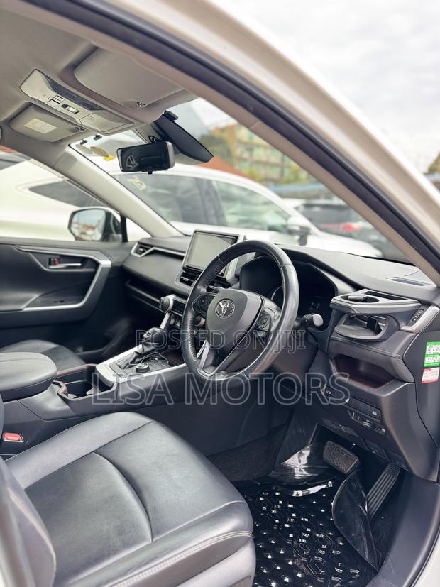 Toyota RAV4 2019 White