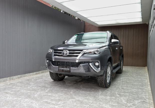 Toyota Fortuner 2017 Gray