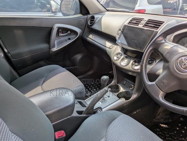Toyota RAV4 2011 Silver